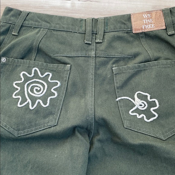 We The Free Southache Good Luck Green Embroidered Barrel jeans - Picture 6 of 8